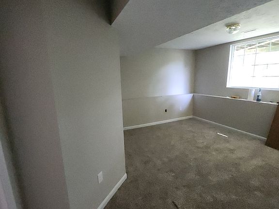 2nd image of 527 Ripple Creek Dr