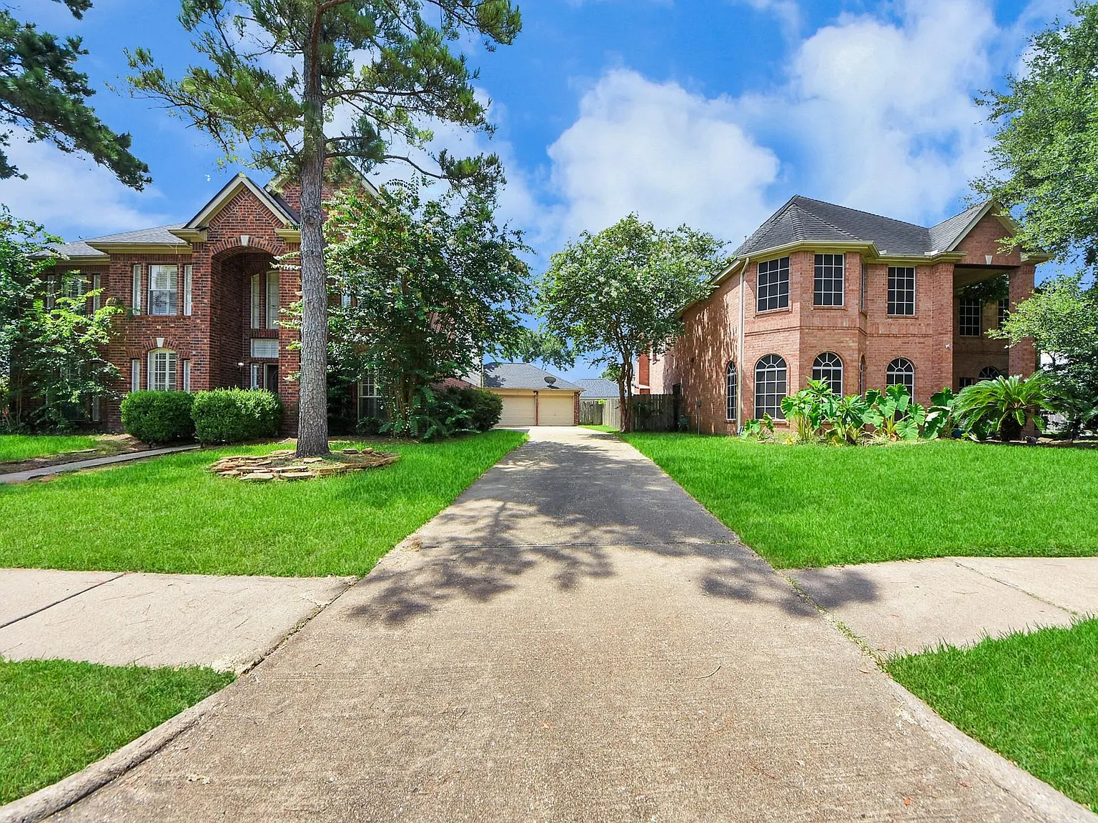 5 bed, 3.5 bath, 3206 sqft, $2,800 — Photo 3