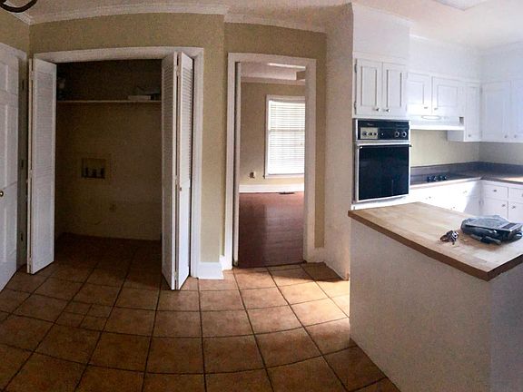 Washer/dryer hook up in the kitchen