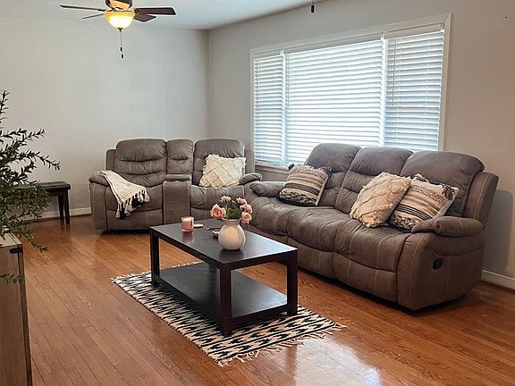 4th image of 2200 Linwood Ln