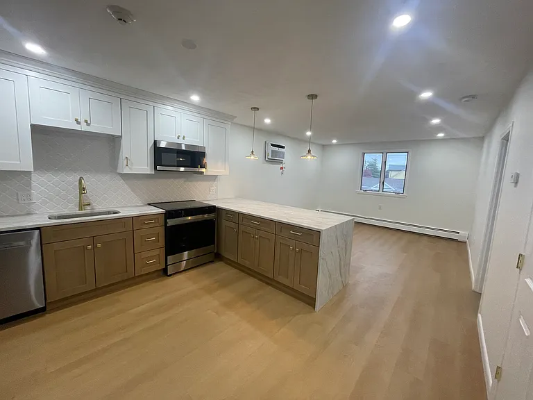 5 Hanover Ave #1 — Photo 5