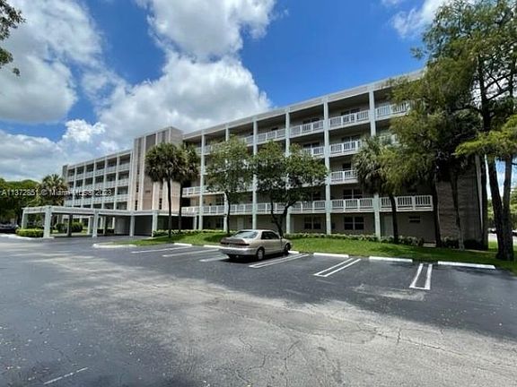 2nd image of 8735 Ramblewood Dr APT 412