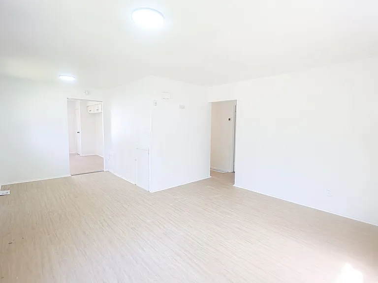 16805 Fairfax Ave — Photo 4