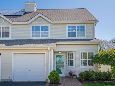 6 Lyndon Place, Melville, NY, 11747