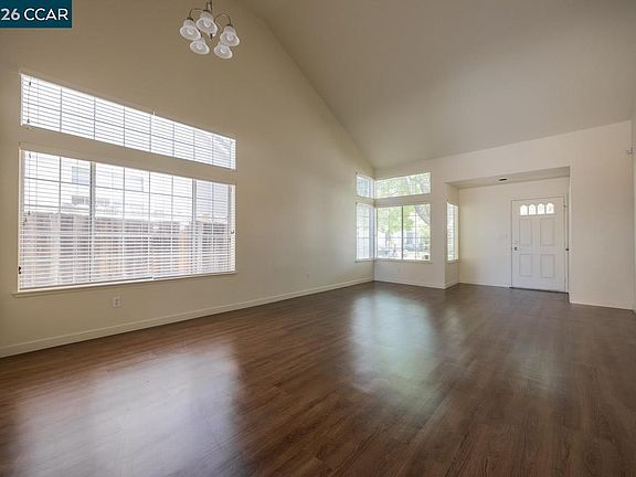 3rd image of 4540 Knollpark Cir