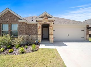 10404 Plumlee Ln, Aubrey, TX 76227