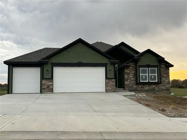 15623 Sheridan Ct, Basehor, KS 66007