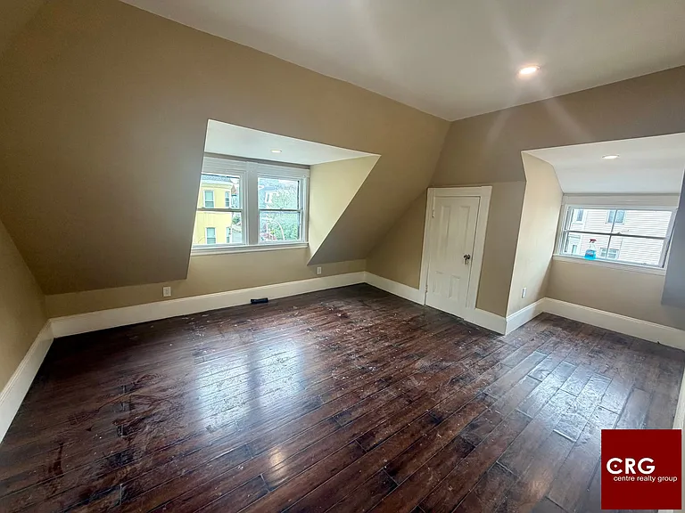 430 Meridian St #2 — Photo 13