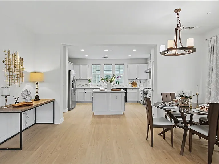 6380 Monterey Way — Photo 10