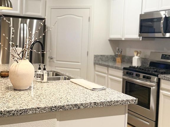 4th image of 2633 Coolidge Pl
