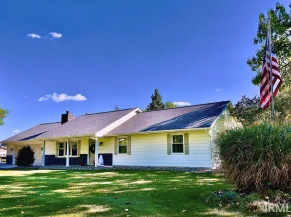 109 Ems B28 Ln, Pierceton, IN 46562