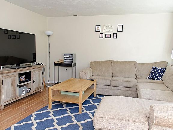 3rd image of 115 Twin Brook Ln #115