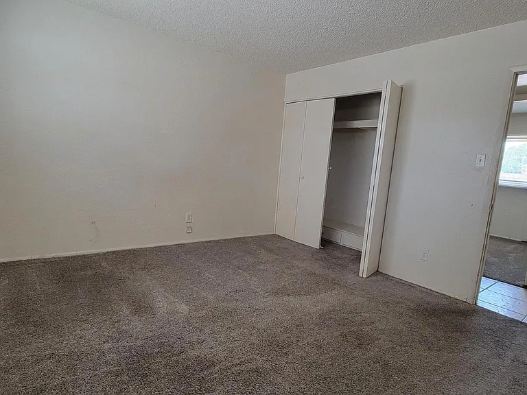 7928 W Earll Dr — Photo 10