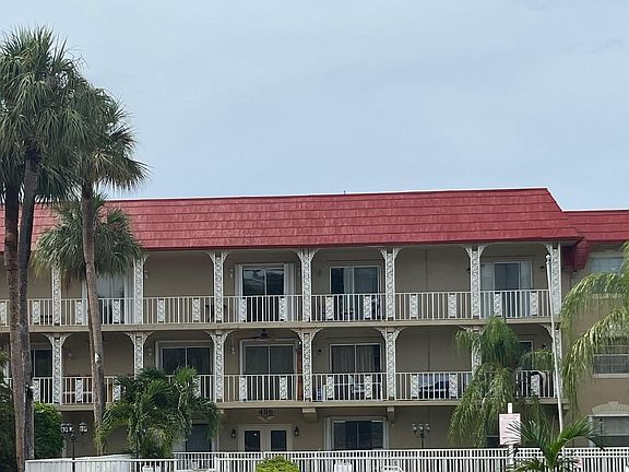 2nd image of 501 SE 8th St APT 108