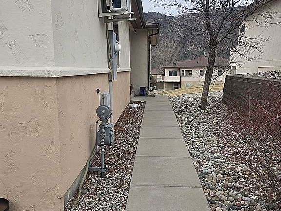 3rd image of 141 Castle Ridge Dr