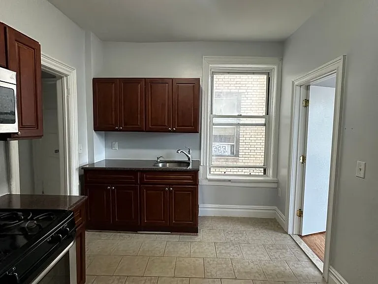 4536 Park Ave — Photo 2
