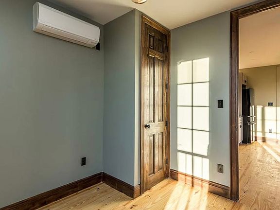 4th image of 43 Newel St #4B