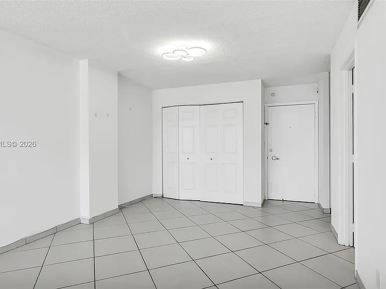 6770 Indian Creek Dr #15B — Photo 10