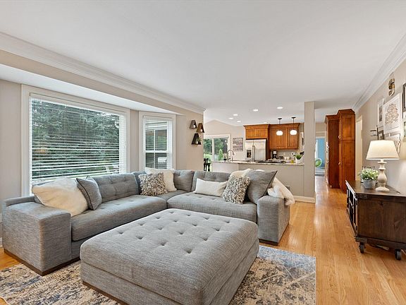 5th image of 18390 High Meadow Dr