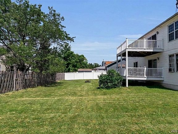 3rd image of 208 Crabapple Ln