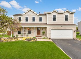 1181 Woodlake Dr, Carol Stream, IL