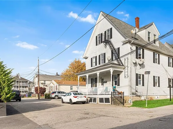 2 Chilton St, Bristol, RI 02809