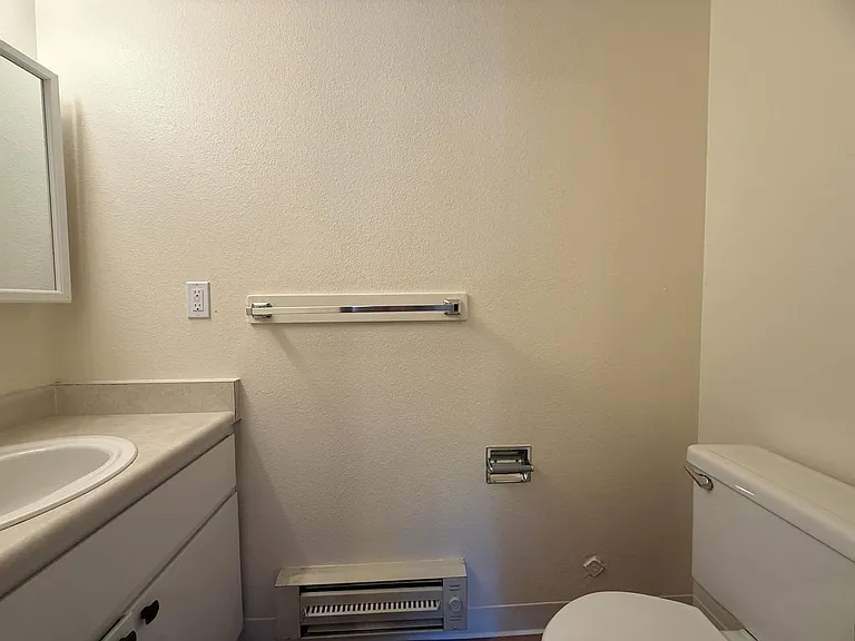 3021 S Orchard St W — Photo 11