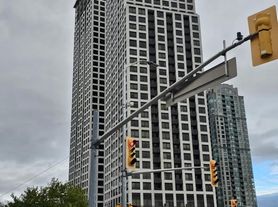 36 Elm Dr W
