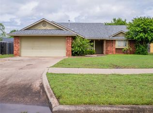 6831 NW Willow Creek Dr, Lawton, OK 73505
