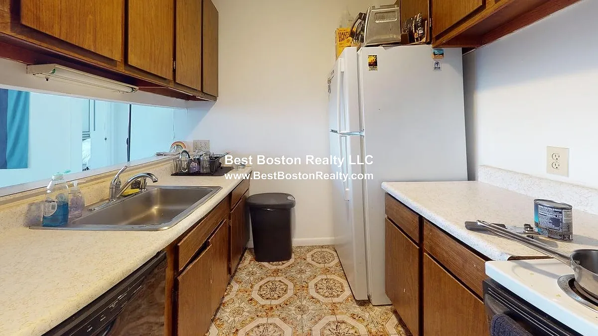 Building Photo - 41 Belmont St #23