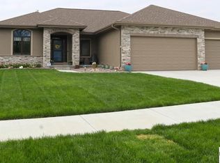 11757 Deer Creek Dr, Omaha, NE 68142