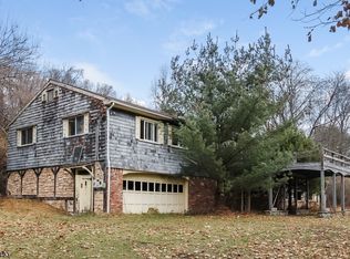 26-28 Van Syckels Rd, Clinton, NJ 08809