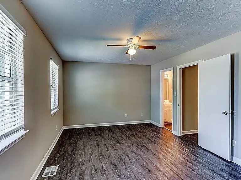 3494 Creekview Pl — Photo 6