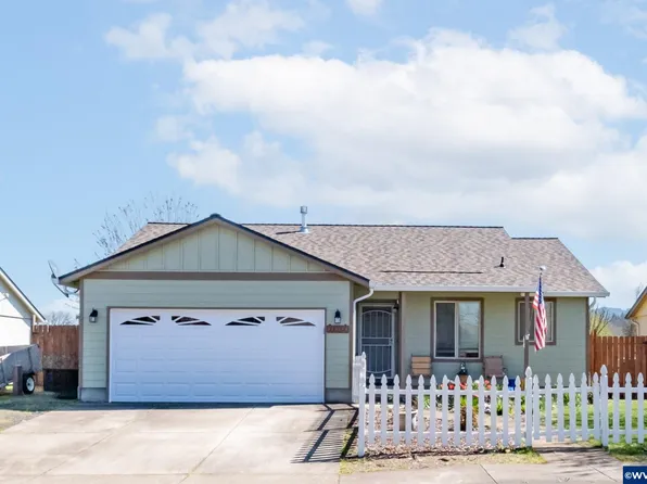 1249 41st Ave, Sweet Home, OR 97386