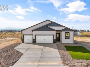 559 Bayview Dr, Pueblo West, CO 81007