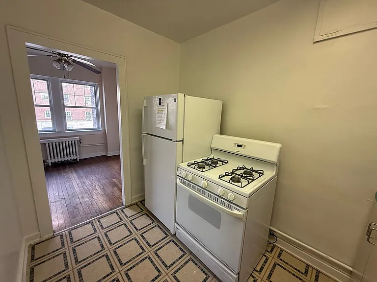 King Edward Annex Apartments — Photo 27