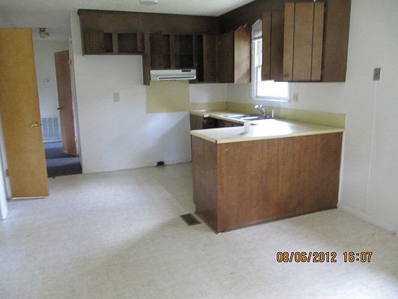 5th image of 2056 Green Oak Dr
