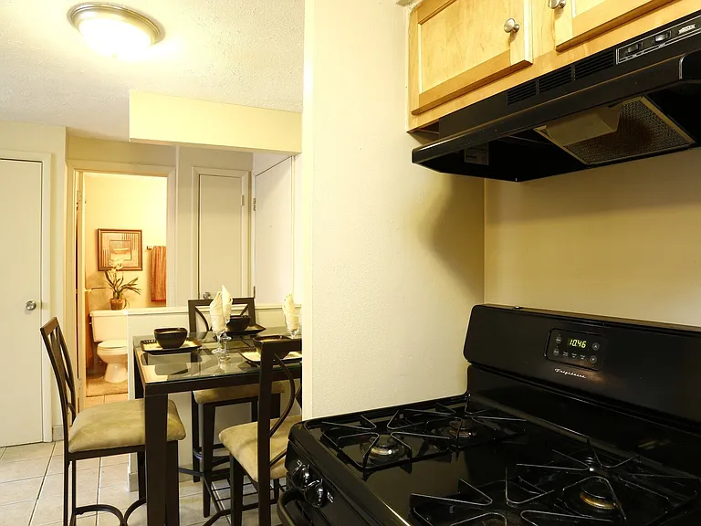 Chamberlain I & II Apartments — Photo 27