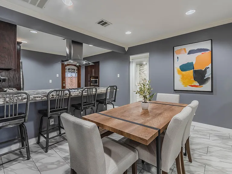 3126 Carlson Dr — Photo 4