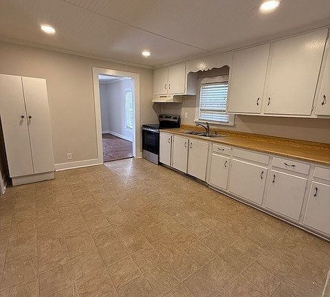 5th image of 113 Christopher St