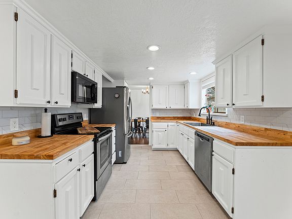 4th image of 1253 Meadow Ridge Rd