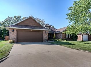 511 N Clover Ct, Nixa, MO 65714