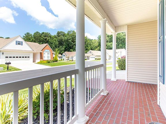 5th image of 2303 Applegate Ln