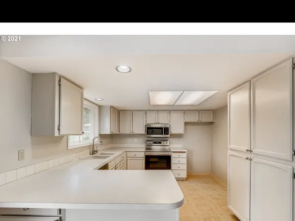 16778 SE Blossom Ave, Milwaukie, OR 97267