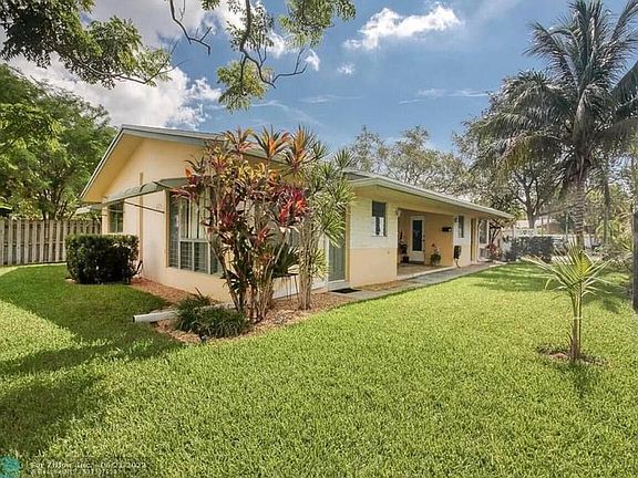 2nd image of 3039 Coral Shores Dr