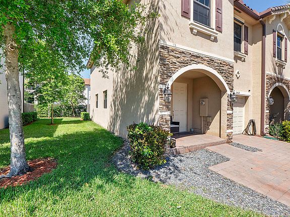 4th image of 5429 NW 27th Court
