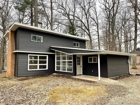 613 Pine Dr, Columbiaville, MI 48421