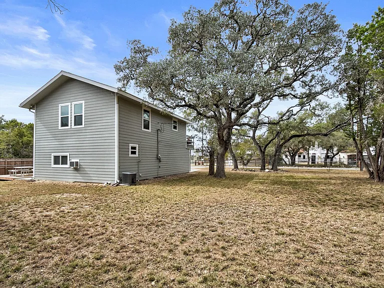 2591 Lakeshore Dr — Photo 27