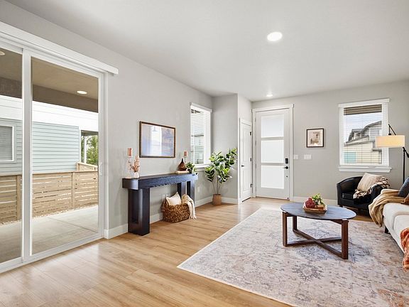 5th image of 6025 Denys Dr