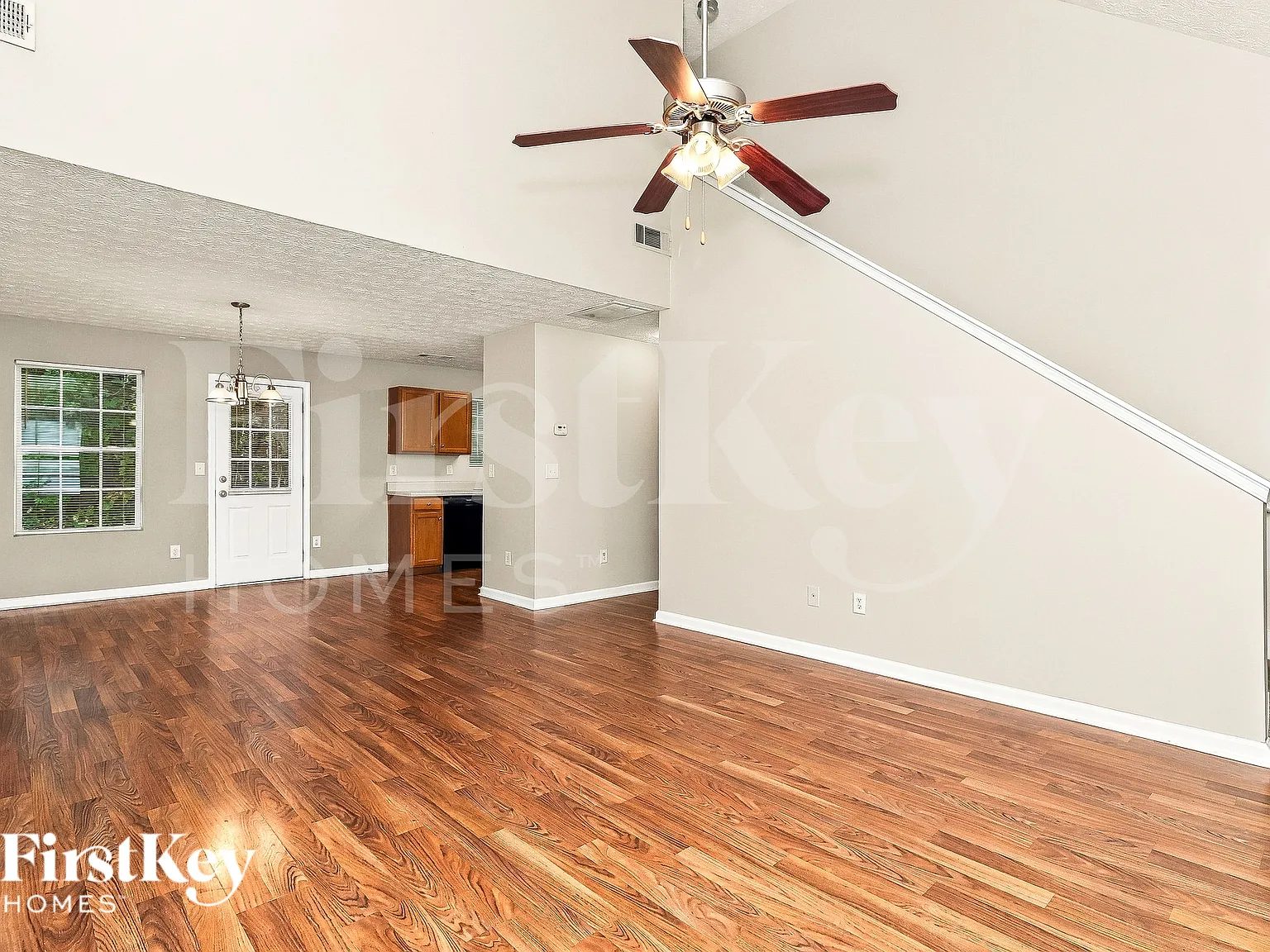 4 bed, 2.0 bath, 1572 sqft, $1,620 — Photo 4